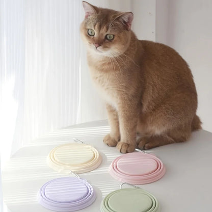 Compact Travel Pet Bowl – Hanging Silicone Dish for Dogs & Cats